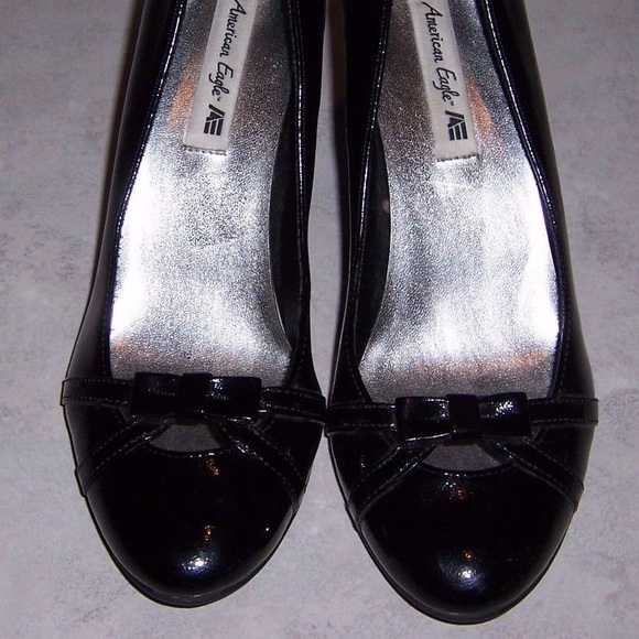American Eagle Patent Leather Black Pumps - Picture 1 of 4